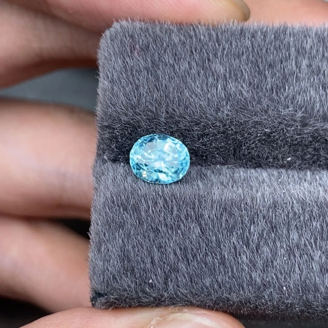 未镶嵌天然锆石1.68ct 风信子