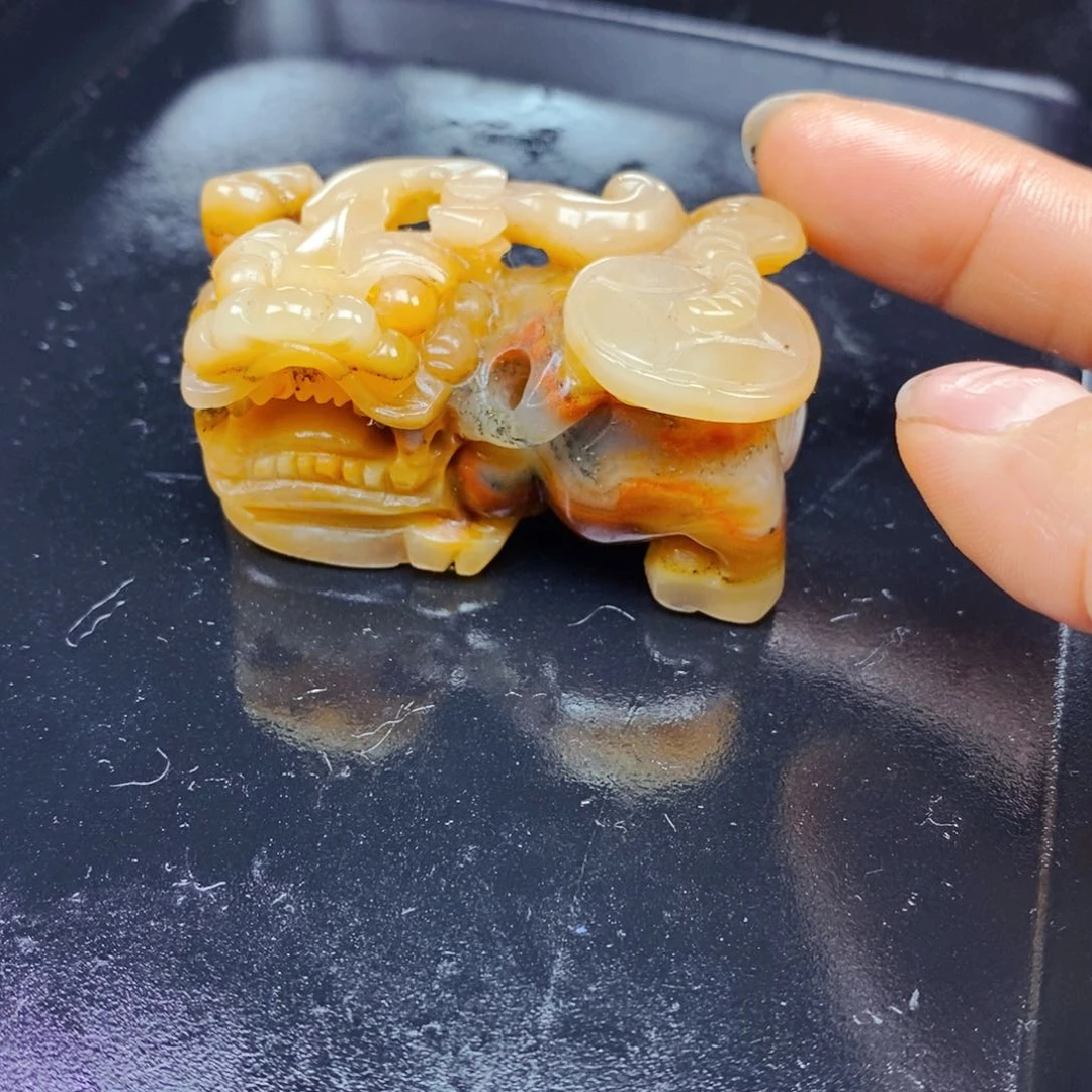 石英质玉（黄龙玉）未镶嵌颈饰