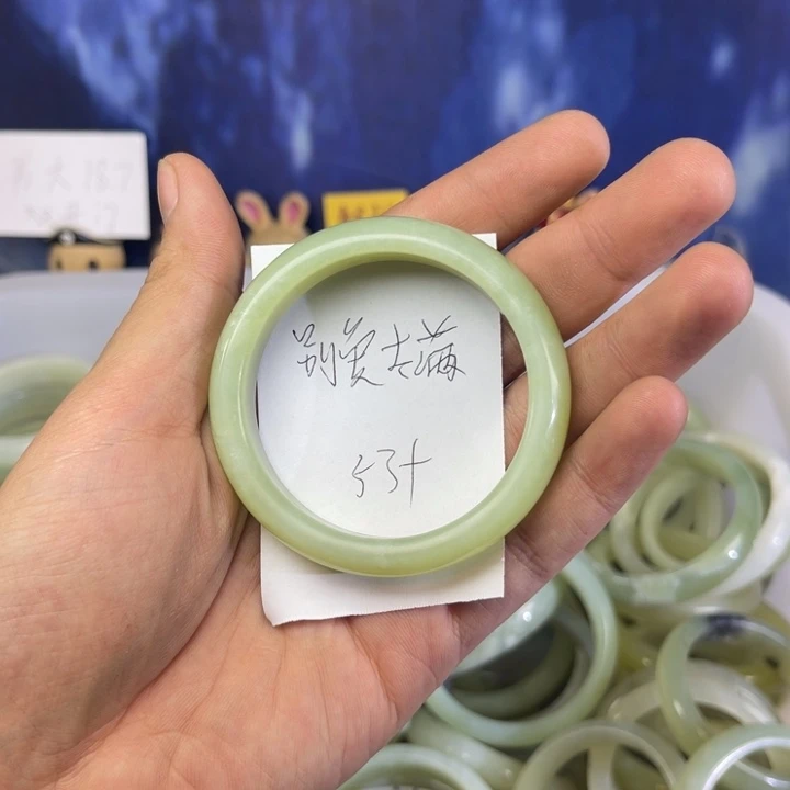 蛇纹石玉手镯未镶嵌别****反