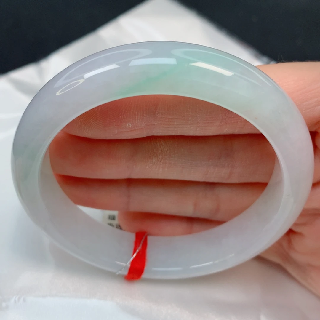 未镶嵌手镯翡翠56.8正圈，飘一抹金丝绿，043