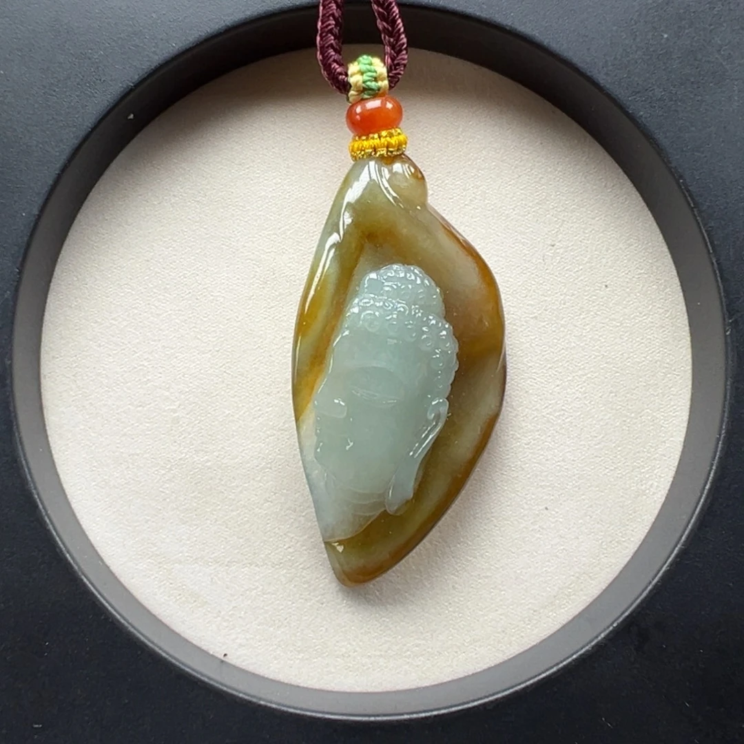 翡翠未镶嵌颈饰佛头