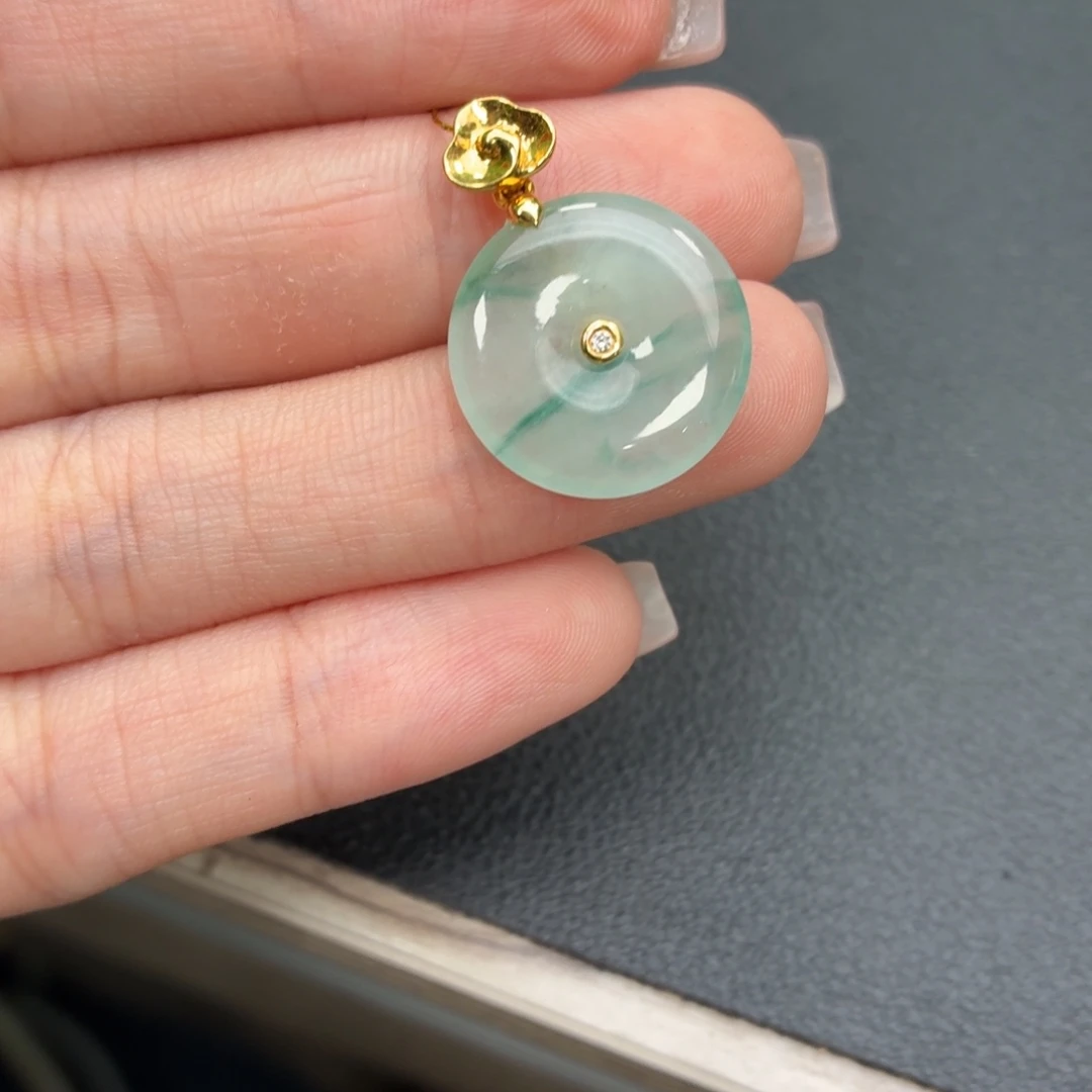 颈饰18K金镶嵌翡翠
