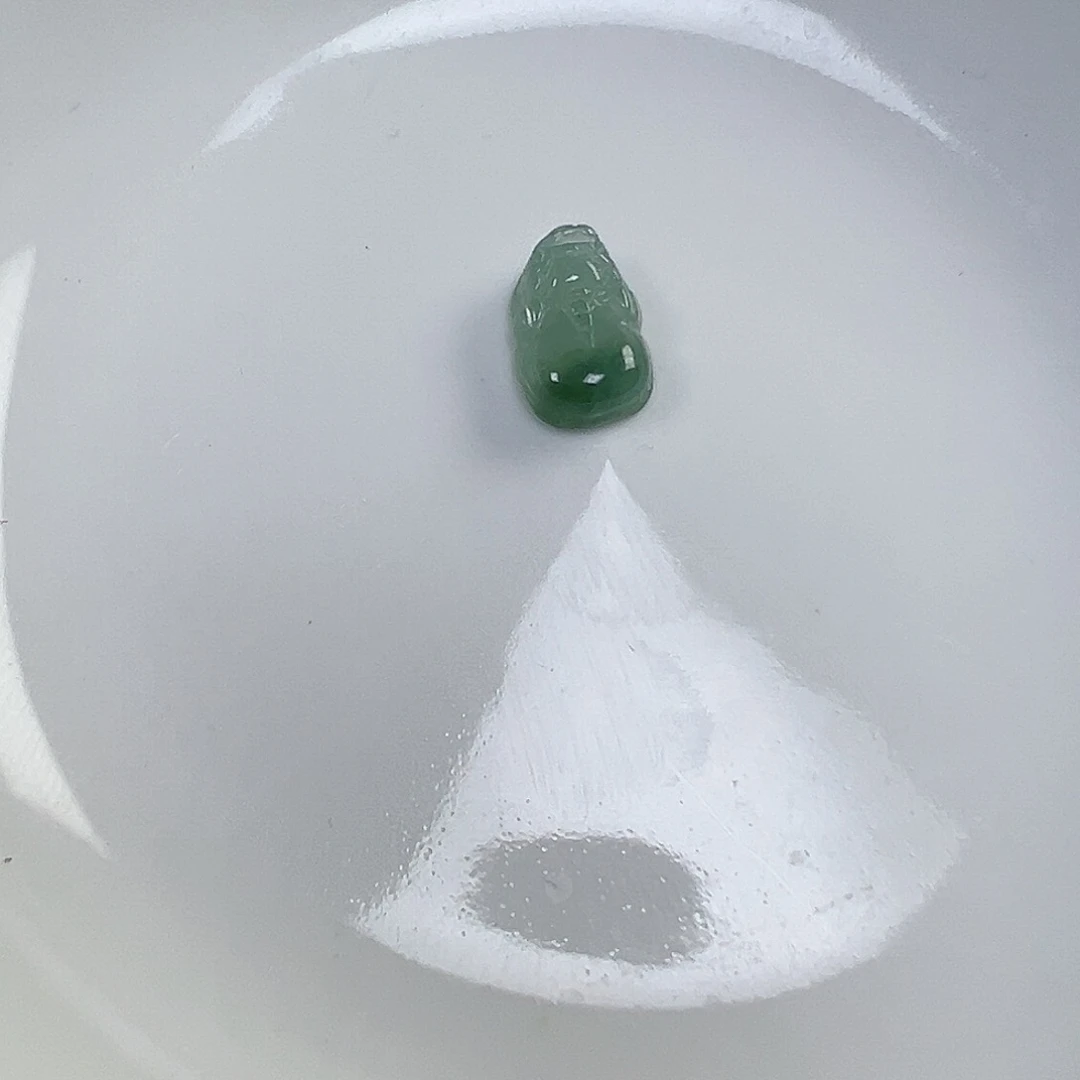 翡翠散珠伊*貔貅镶嵌戒指10号链接