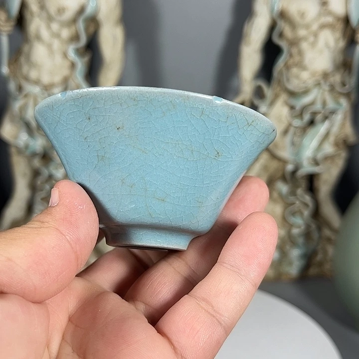 影青窑。刻花梅瓶。