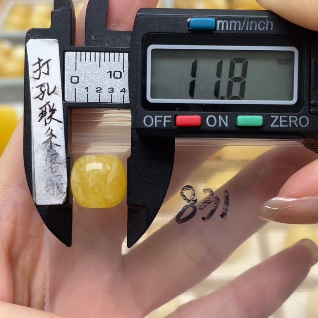 蜜蜡裸石未镶嵌蜜蜡