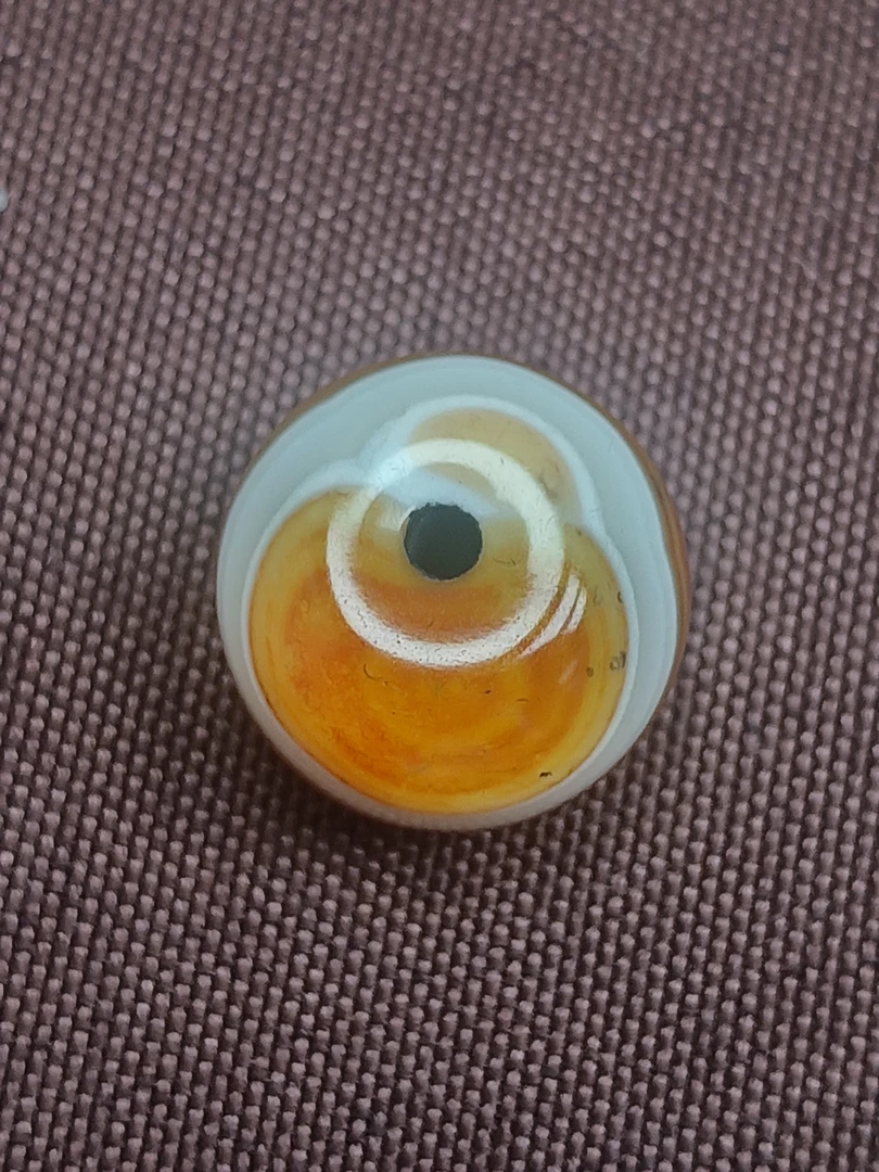 燕子古珠—玛瑙吊坠，尺寸（16.3×12.9）