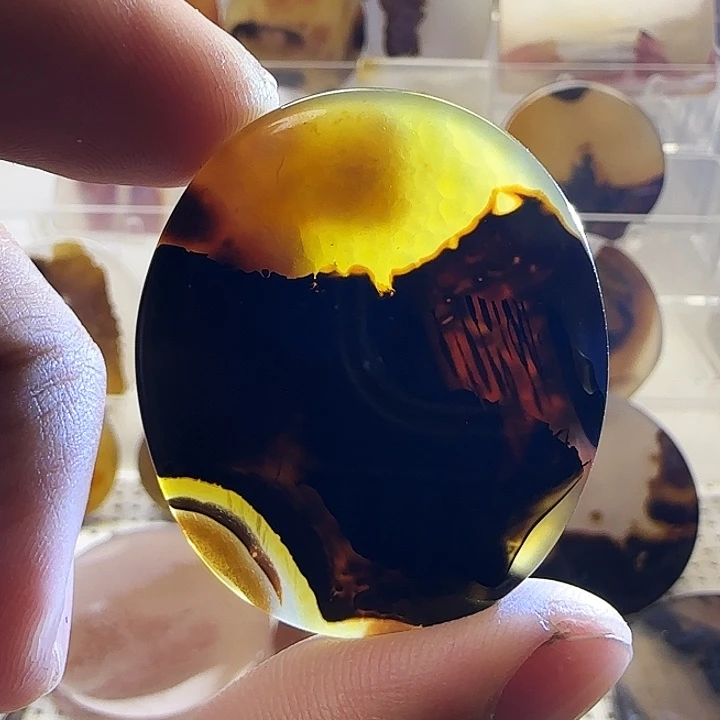 玛瑙/玉髓未镶嵌珠宝奇石