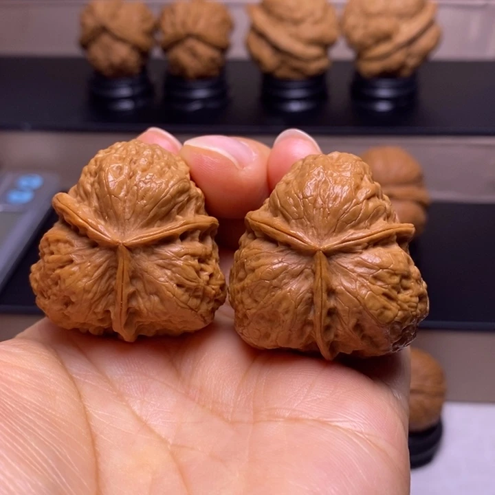 文玩核桃把件花开富贵三楞11