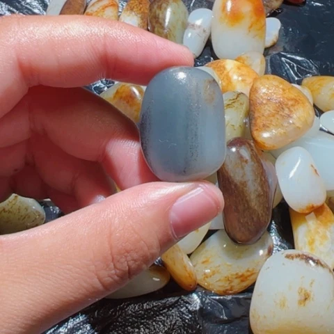 和田玉未镶嵌颈饰11.1克