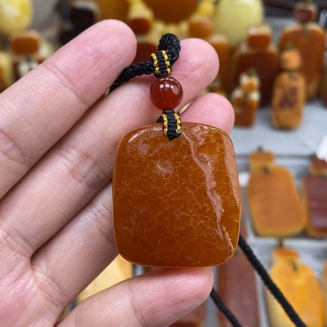 蜜蜡未镶嵌珠宝奇石