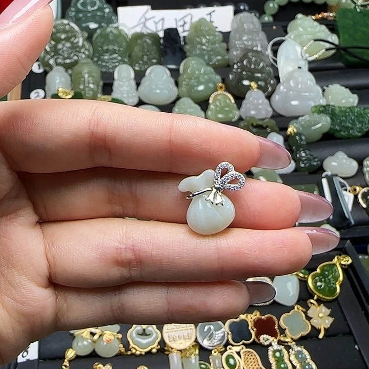 颈饰银S925镶嵌和田玉