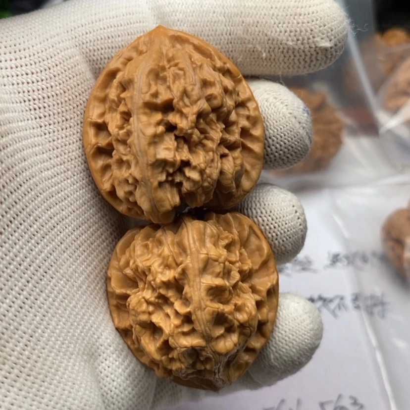 【闪购商品】文玩核桃把件81成粗