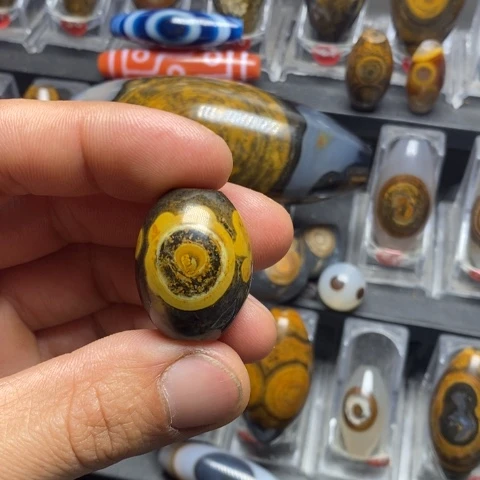 未镶嵌玛瑙/玉髓珠宝奇石