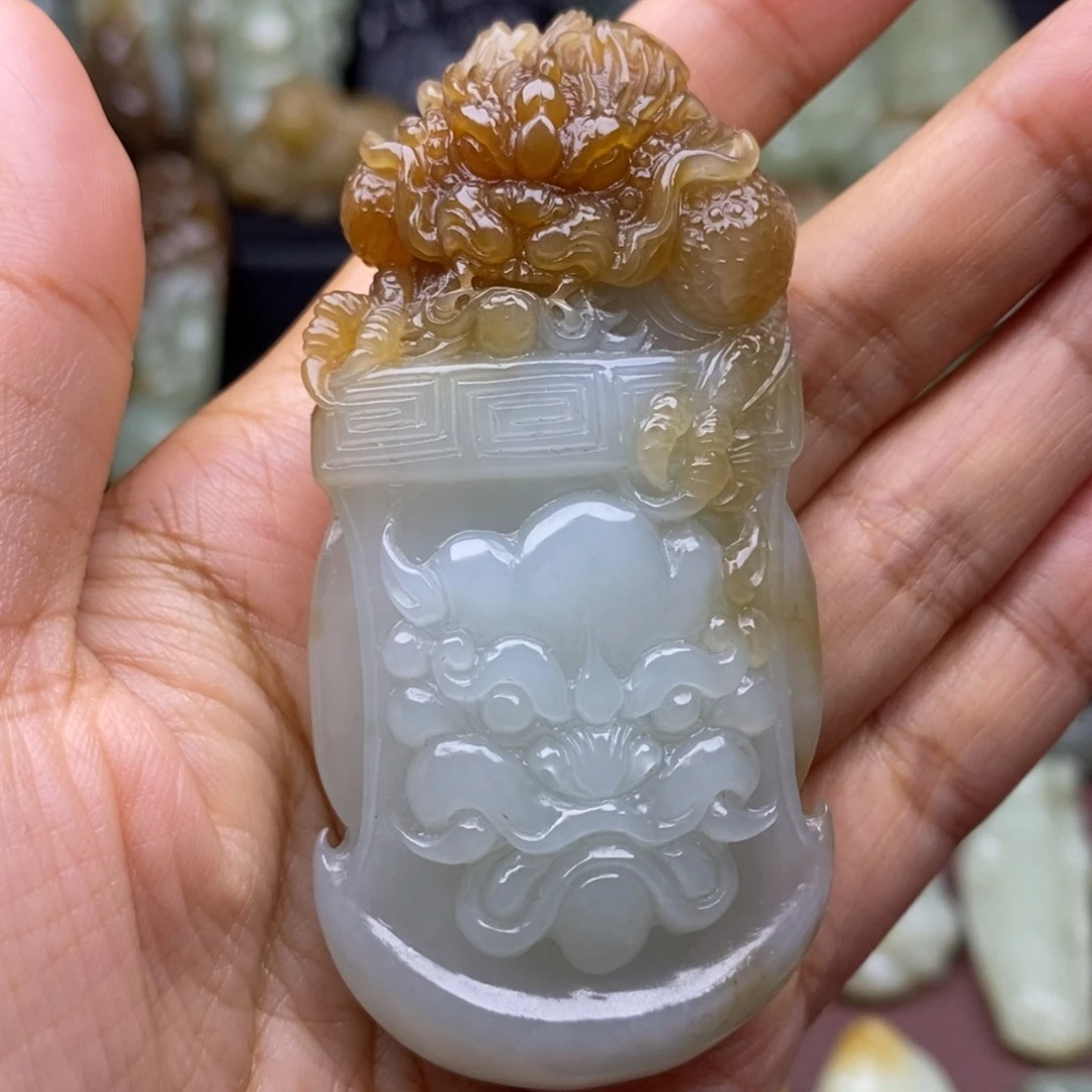 和田玉（糖玉）未镶嵌颈饰行****十
