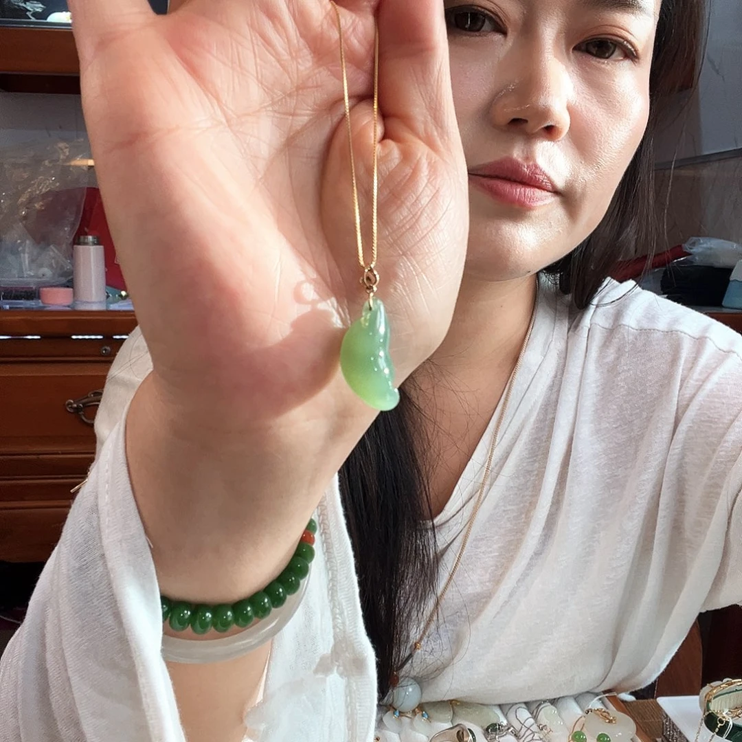 吊坠(赠链)18K金镶嵌和田玉