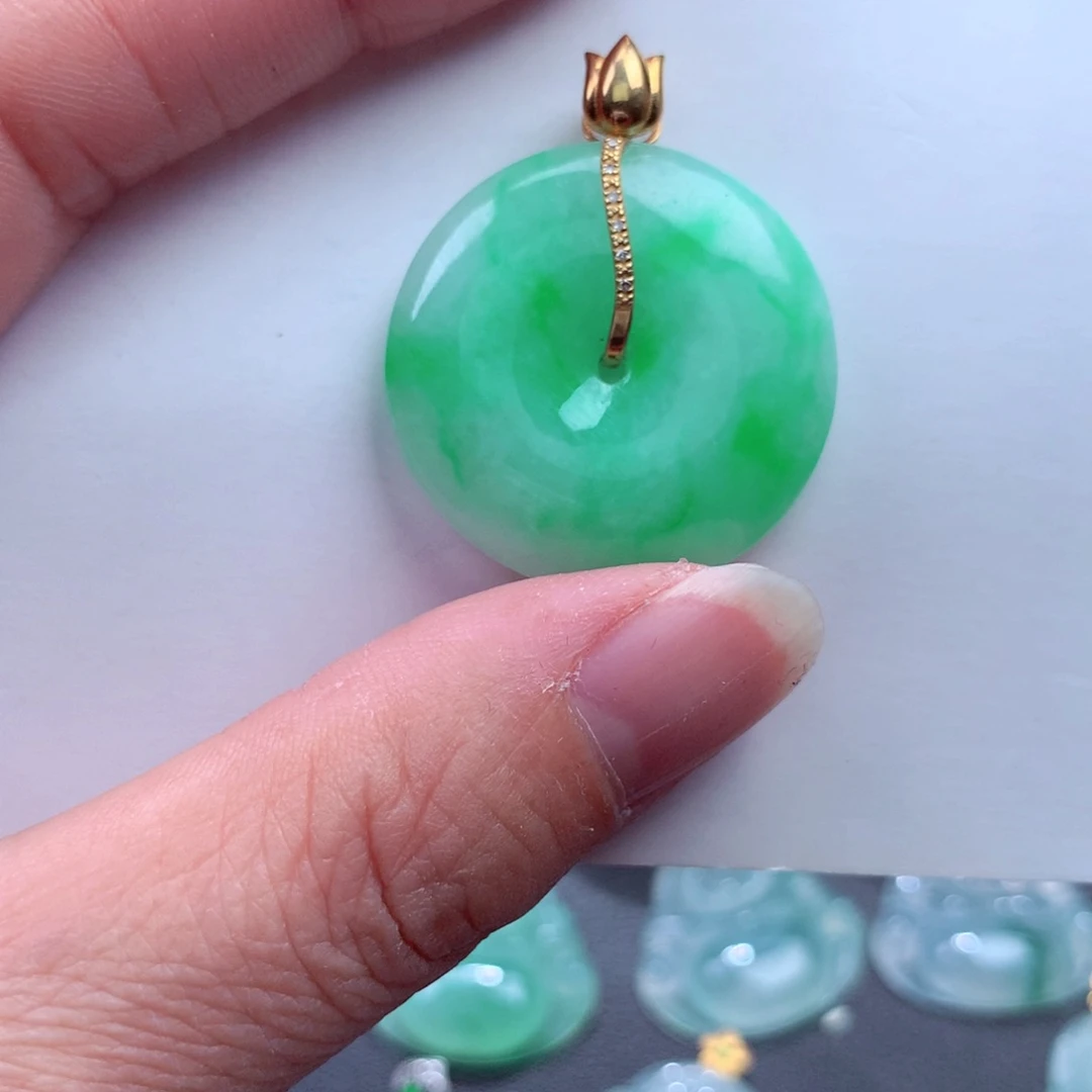 翡翠吊坠(不含链)18K金镶嵌