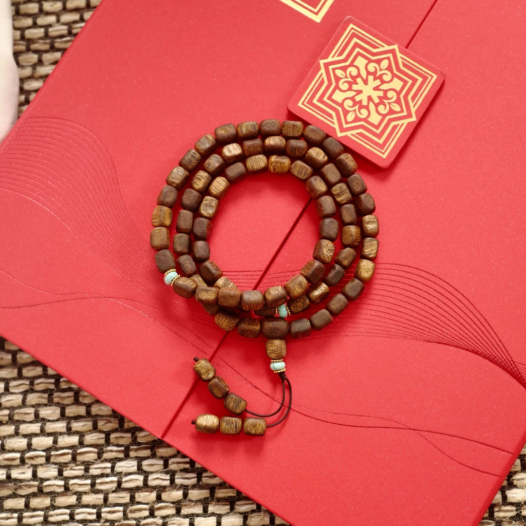 沉香随型奇楠沉香绿松长串