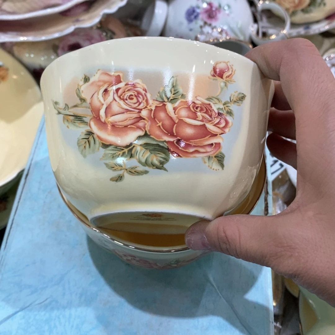 瓷2个4.5寸女皇1111