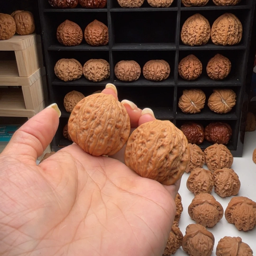 z***．把件桃核铁锤…………