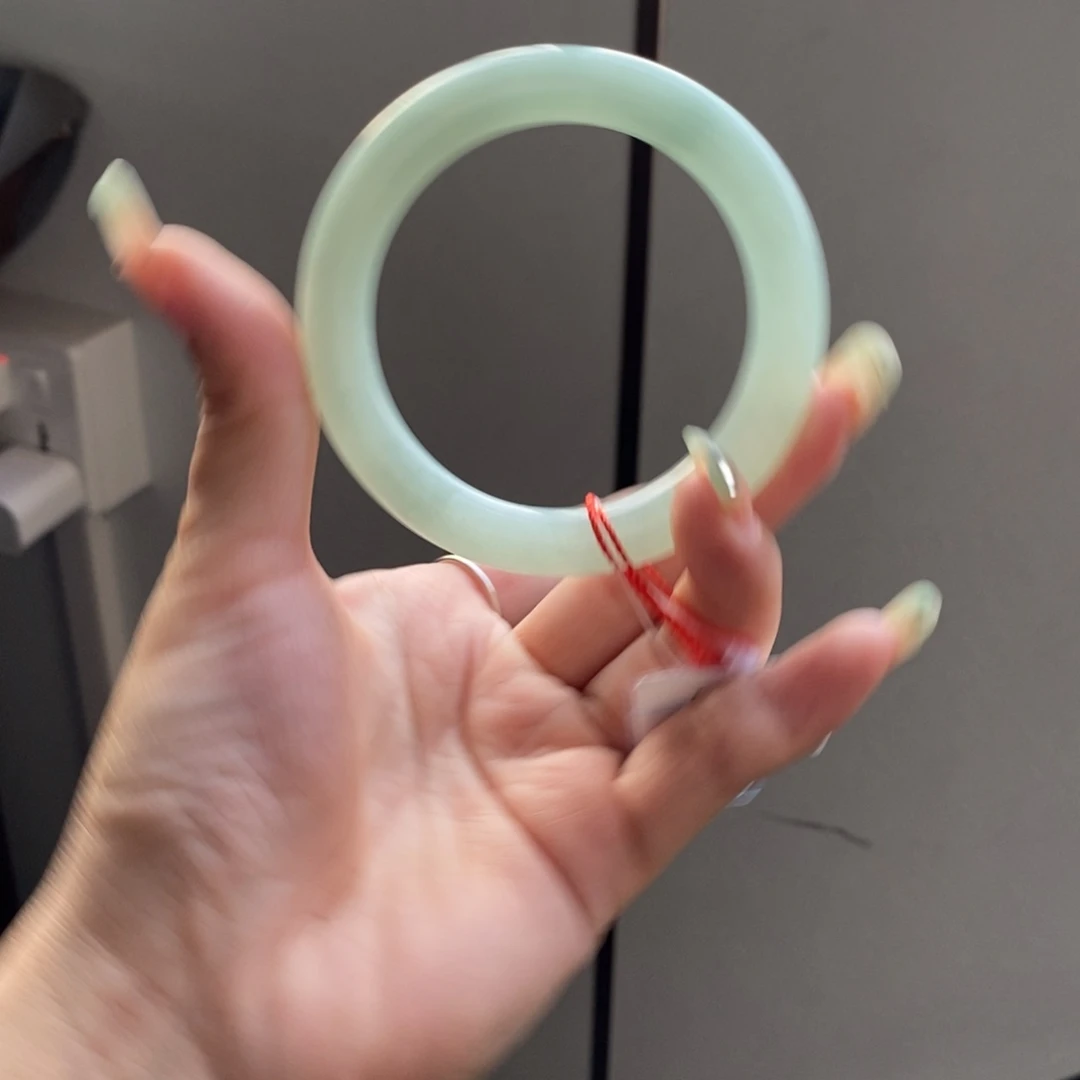 闫***润翡翠未镶嵌手镯55口