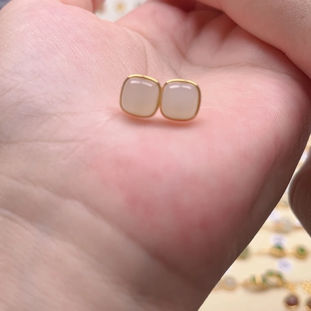 和田玉银S925镶嵌耳饰漂*云