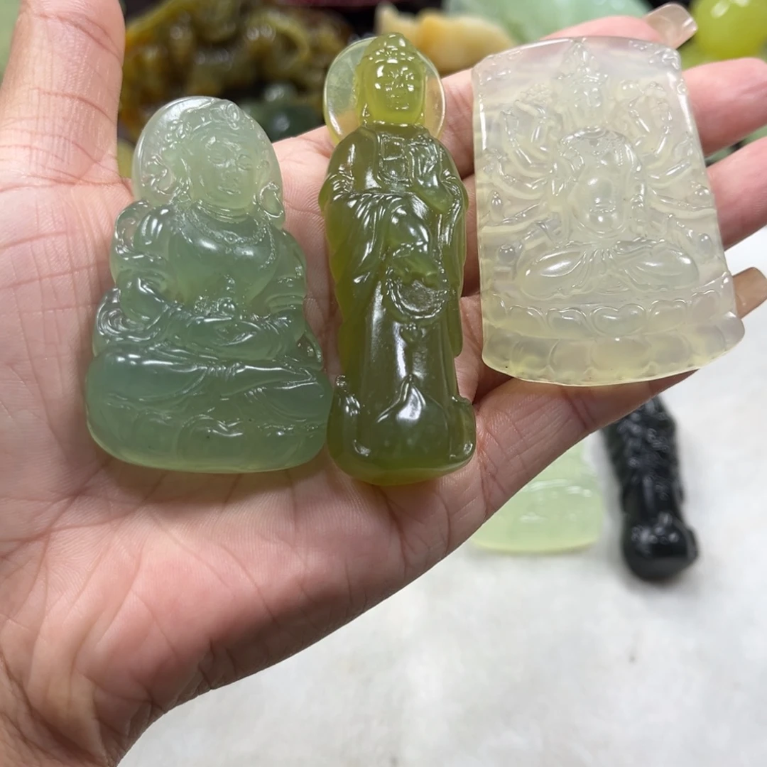 未镶嵌蛇纹石玉颈饰