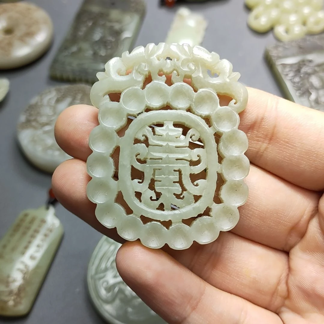 和田玉未镶嵌颈饰