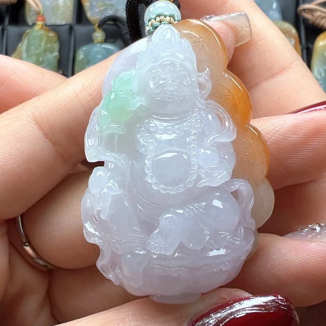 翡翠颈饰未镶嵌黄财爷