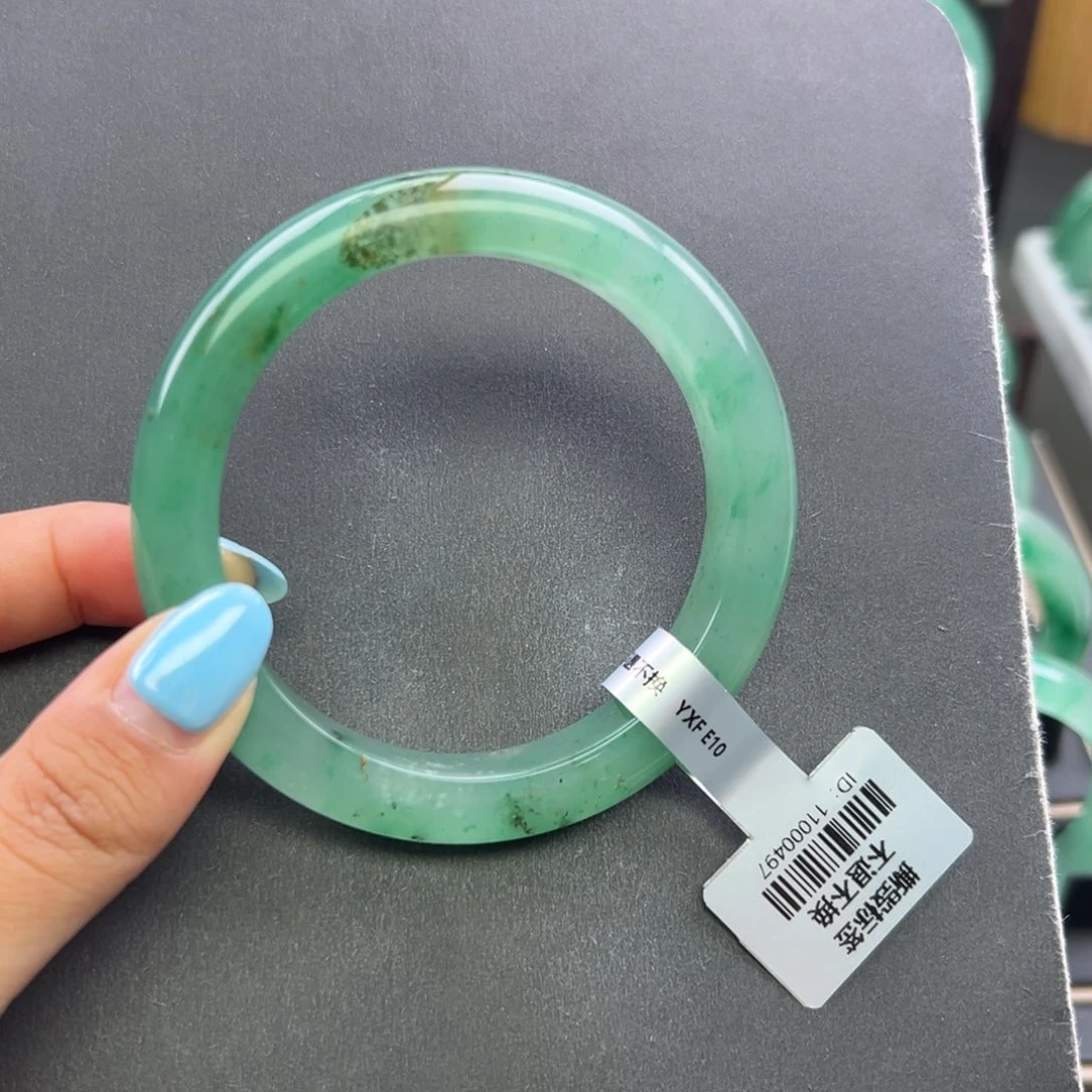 石英质玉未镶嵌手镯+周周60.2