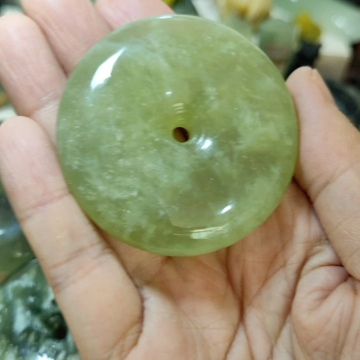 秋***3岫玉未镶嵌平安扣