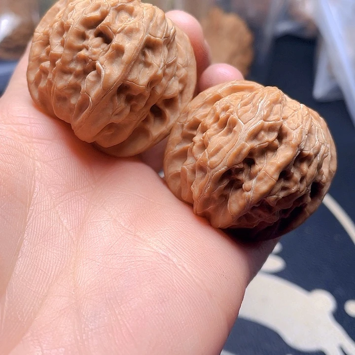 文玩核桃吊坠磨盘狮子头