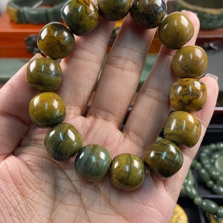 手链未镶嵌岫岩河磨玉（透闪石质玉）?****