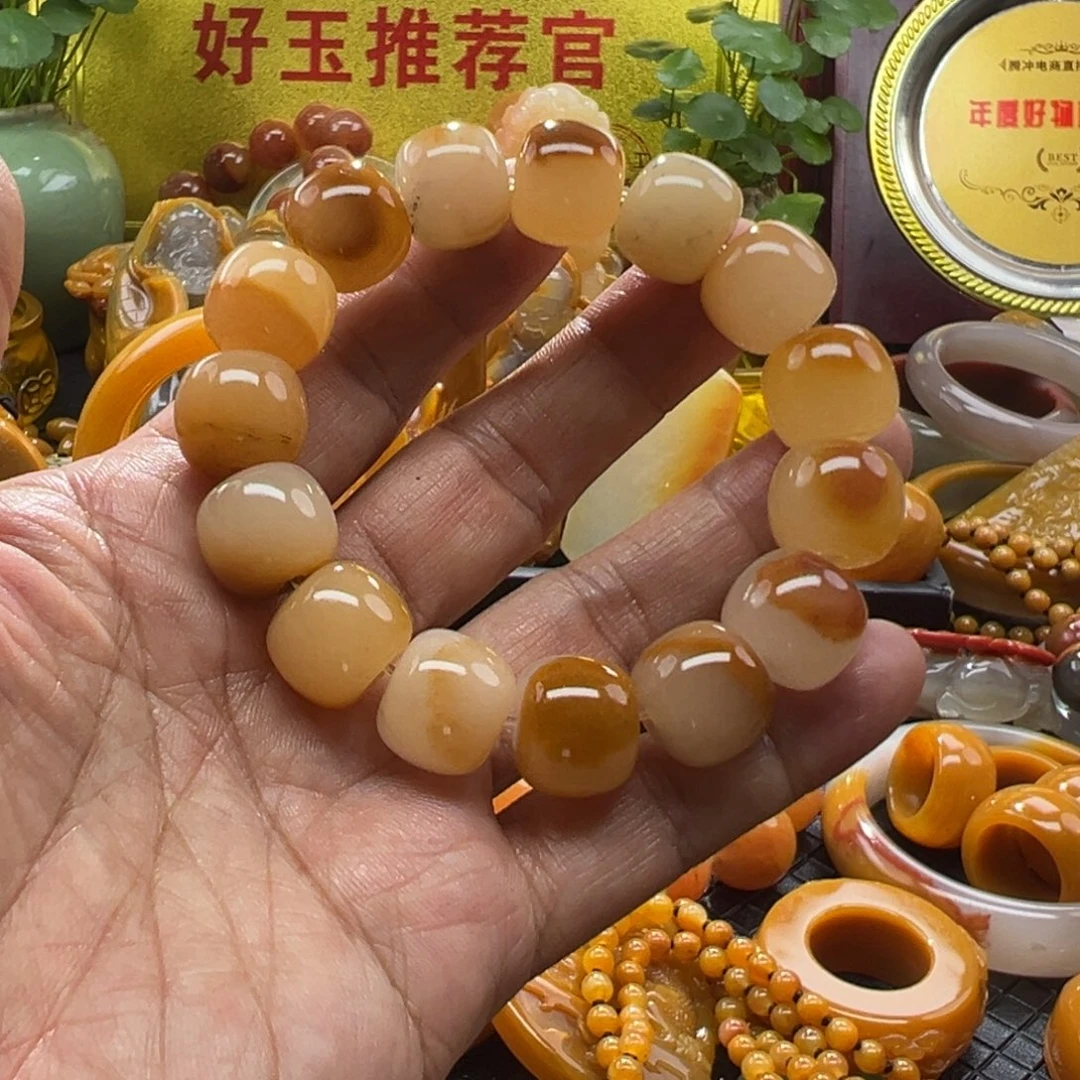 石英质玉未镶嵌颈饰