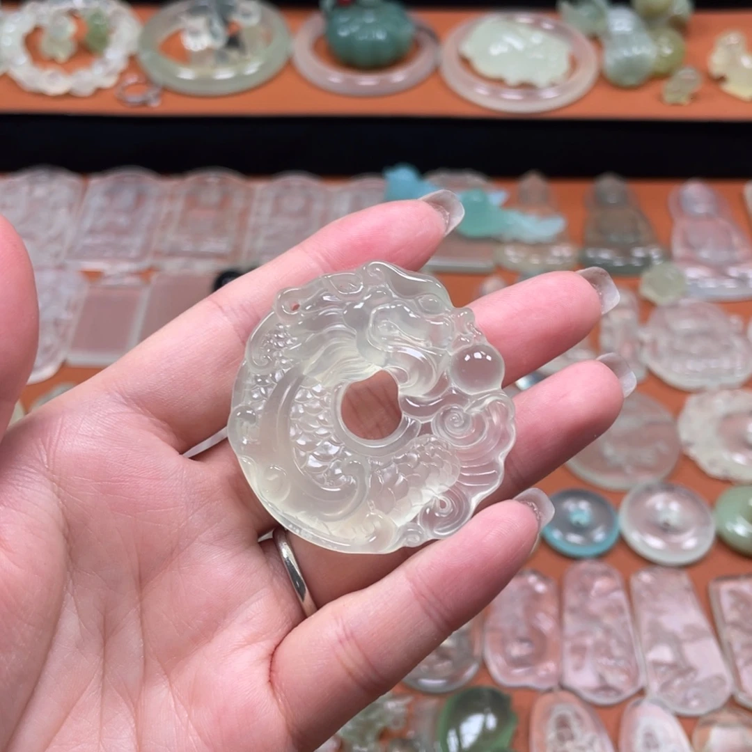 不***)蛇纹石玉未镶嵌颈饰