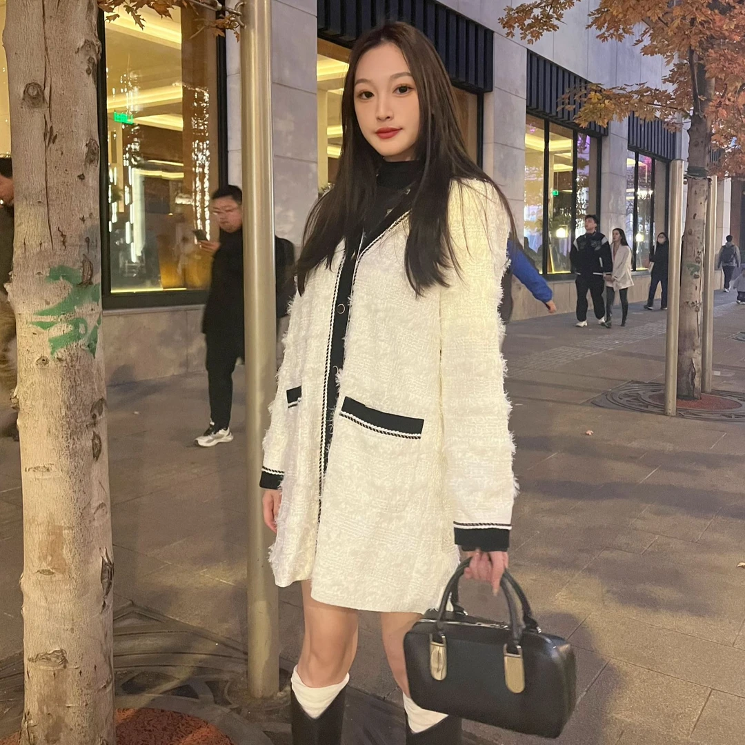 Abun撞色V领短款针织透气单排扣开衫款连衣裙法式百搭小香风