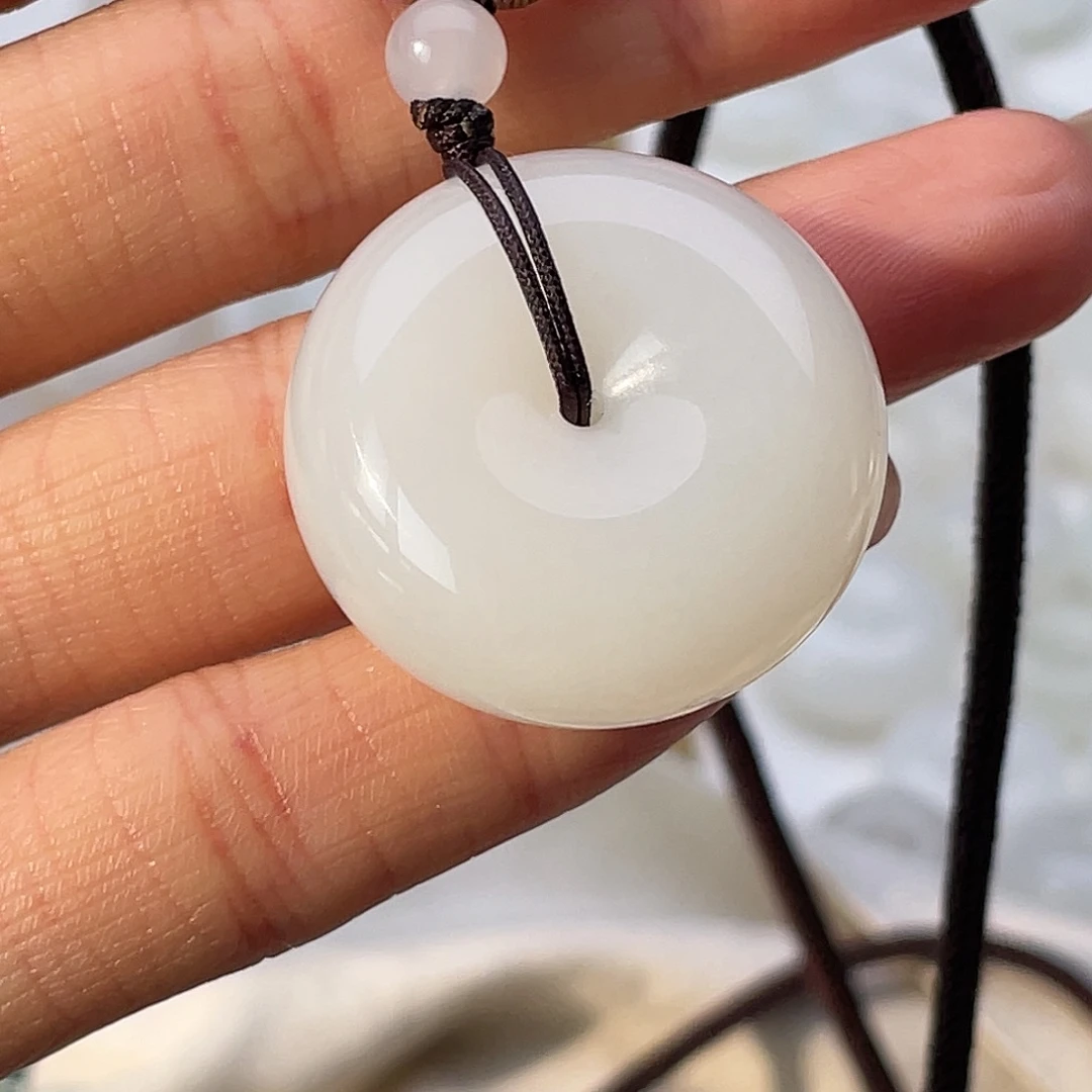 范***爸和田玉未镶嵌颈饰