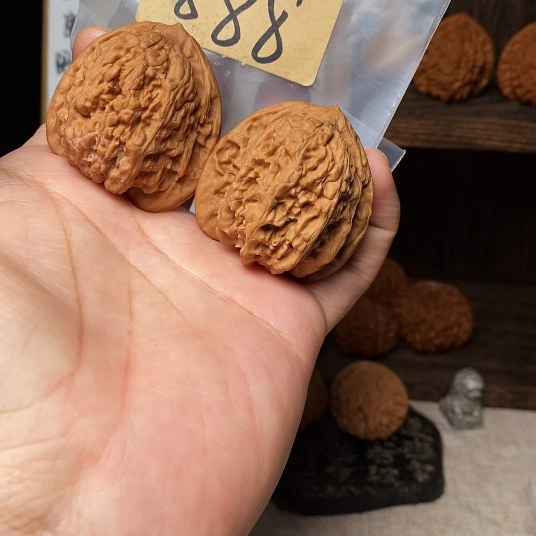 旧***迹文玩核桃吊坠蚂蚁沟