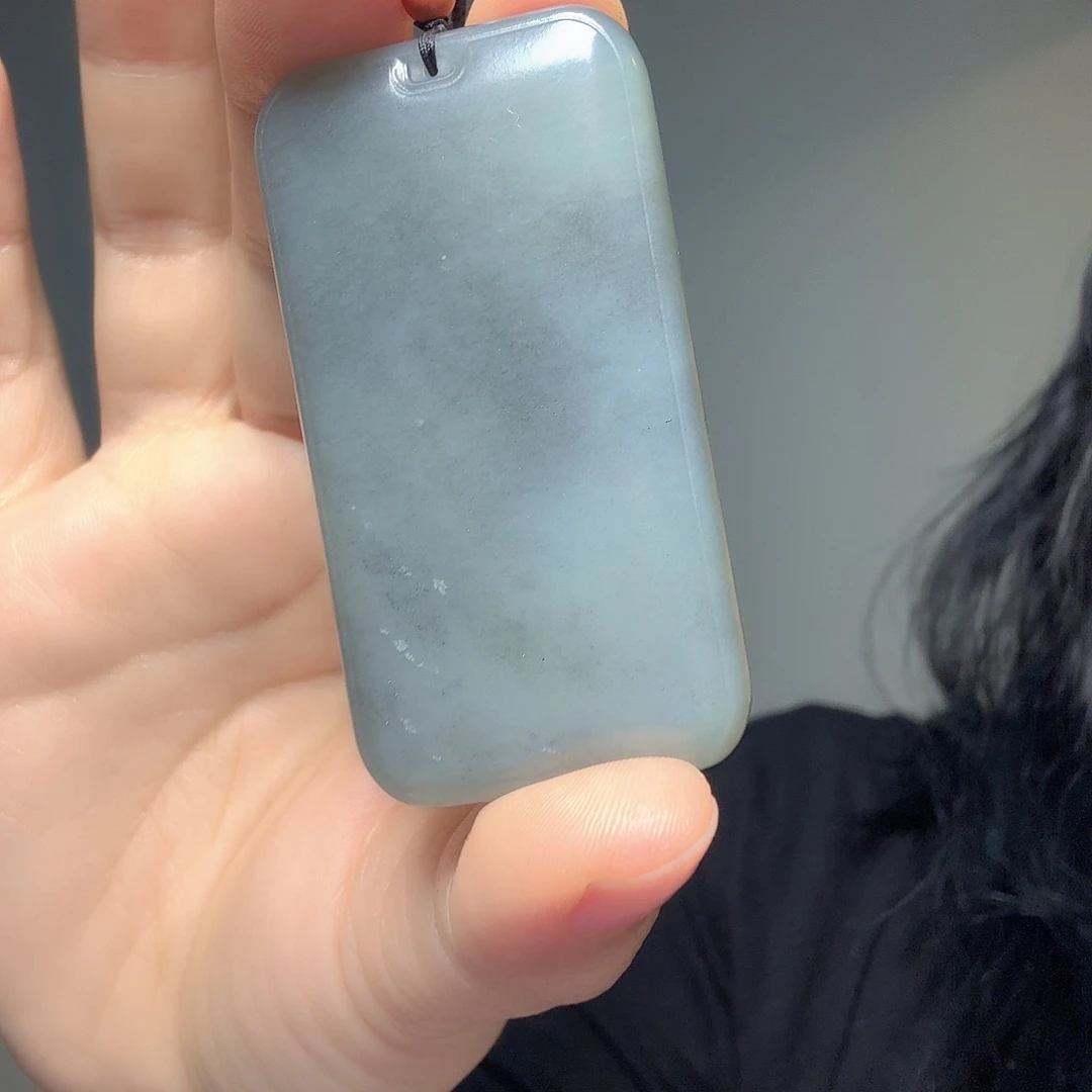 上***排和田玉（糖玉）未镶嵌颈饰