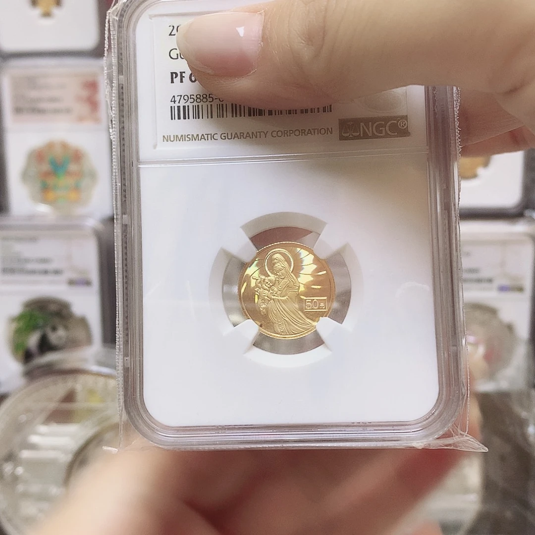 纯金2002年幻彩观音1/10金币69分原证