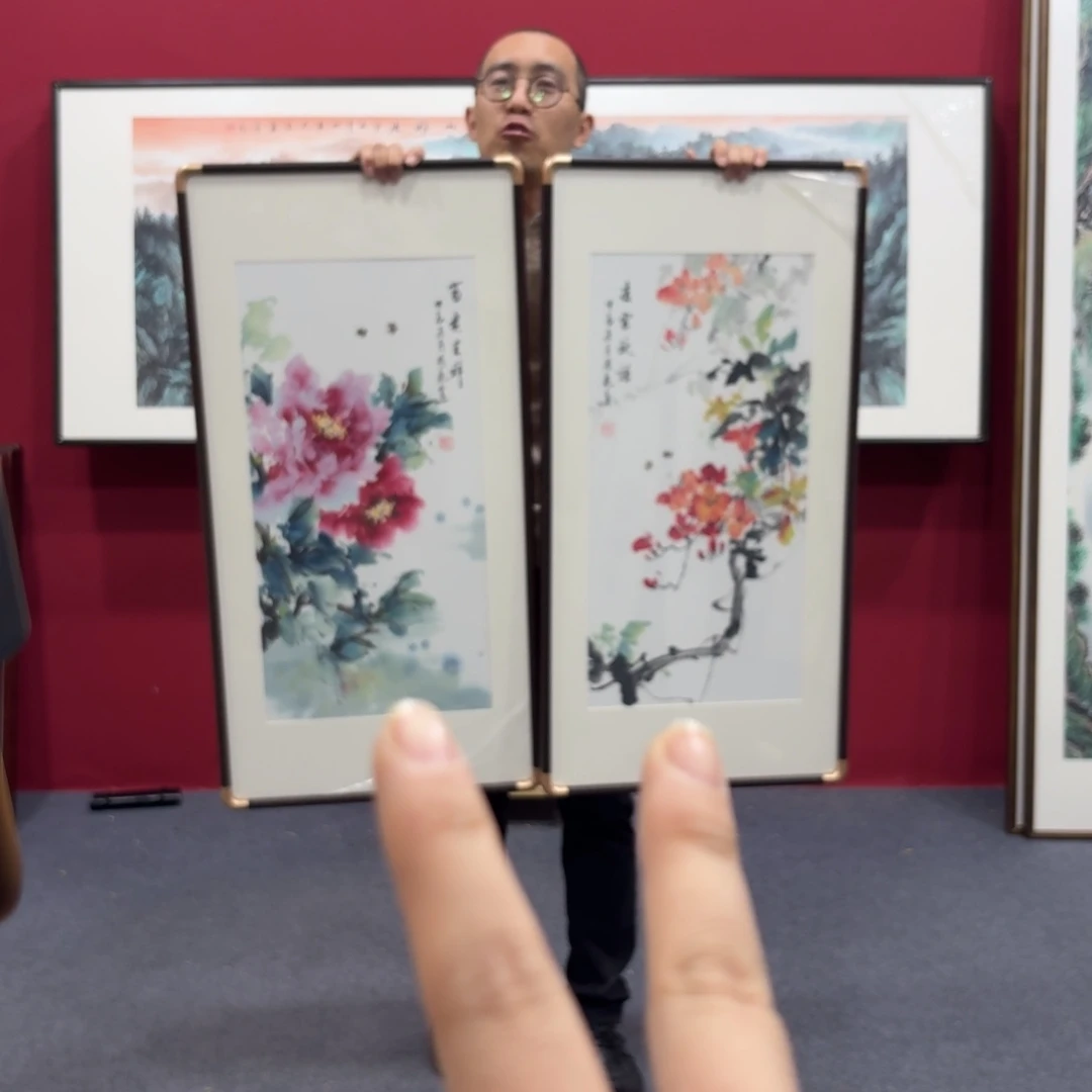 国画带框绘画作品