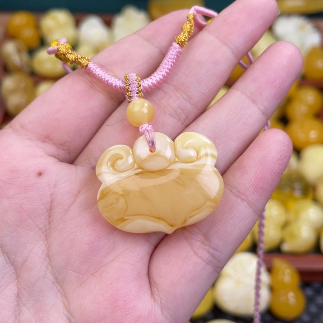 未镶嵌吊坠(赠链)蜜蜡