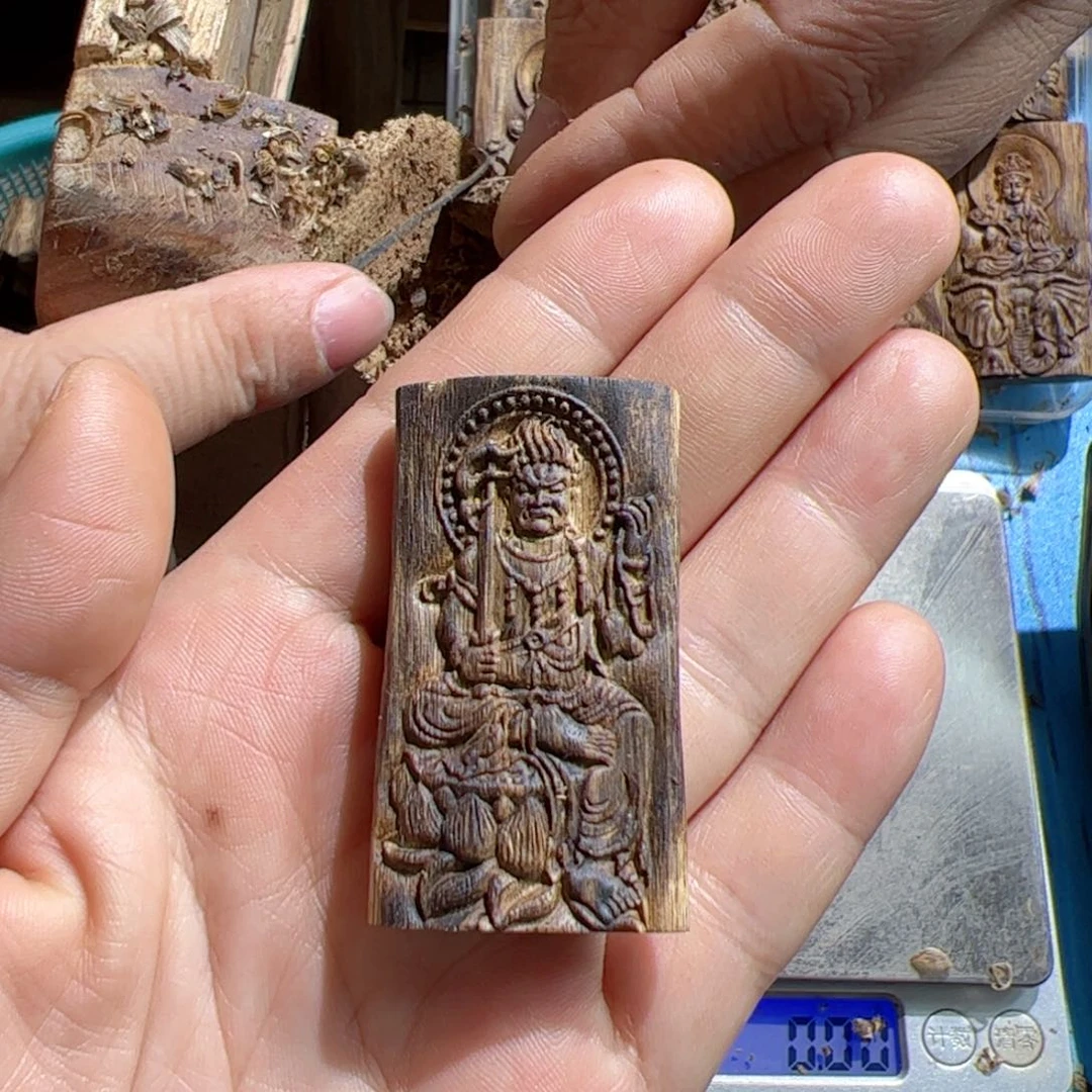 沉香吊坠白棋不动明王7.8克