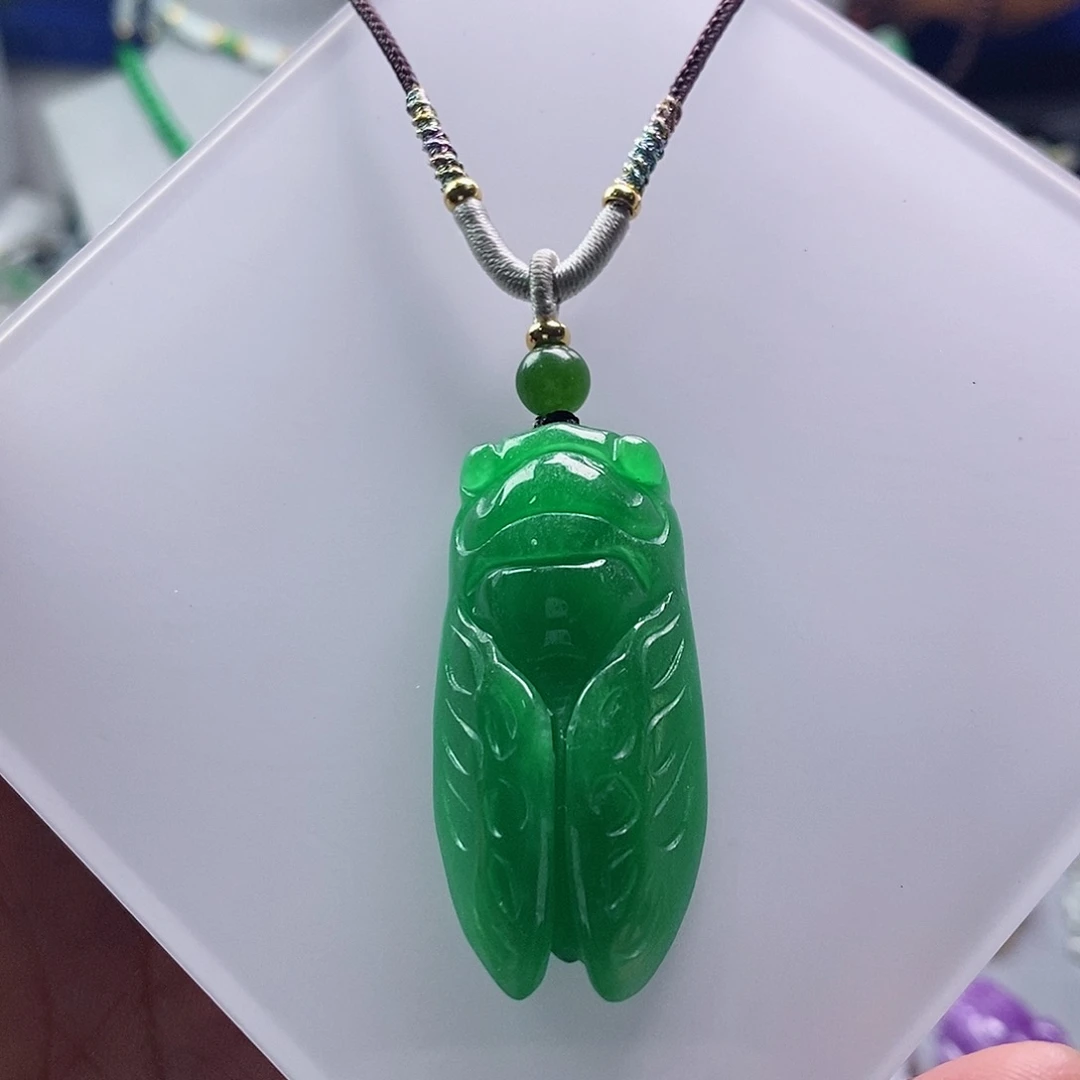 翡翠未镶嵌吊坠(赠链)
