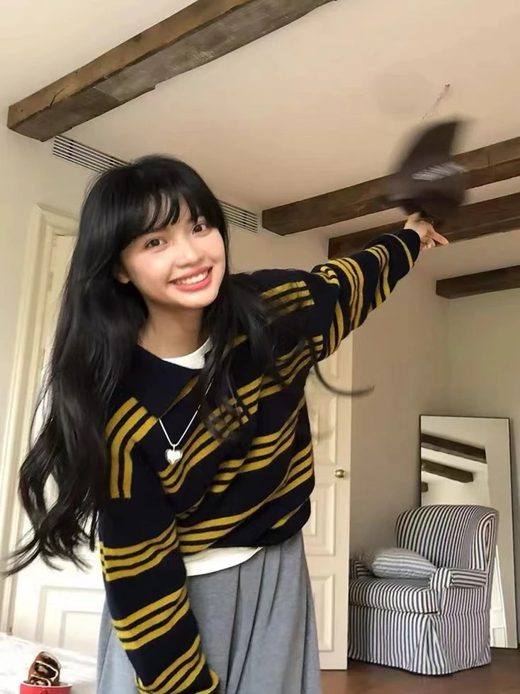 大学日记POLO领2025秋冬新款韩版宽松显瘦圆领针织开衫女百搭毛衣