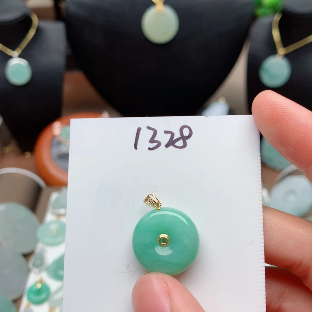 翡翠颈饰18K金镶嵌*️吊坠