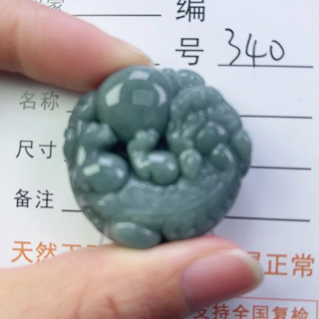 翡翠颈饰未镶嵌貔貅