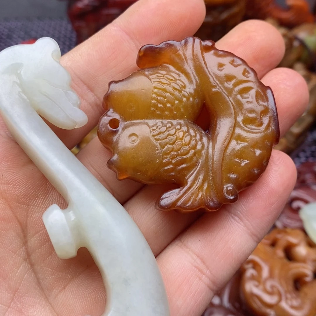 蛇纹石玉颈饰未镶嵌常***友