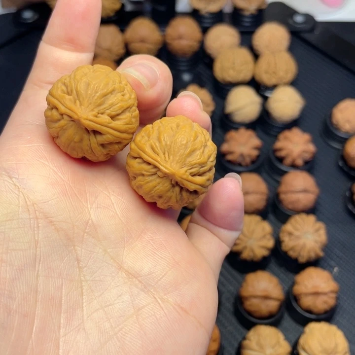 把件文玩核桃玲珑方尊