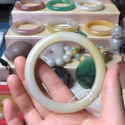 石英质玉未镶嵌手链