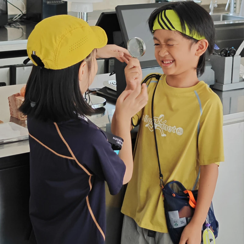 ppapa 莱赛尔天丝四针六线撞色儿童夜光变光透气轻薄短袖 913727